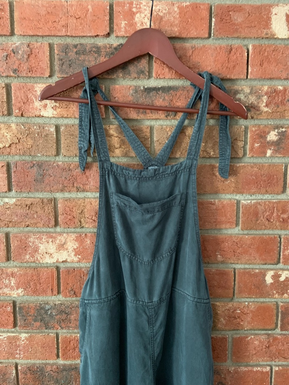 Aerie Women’s Charcoal Gray Tie Casual Overalls - Picture 3 of 8